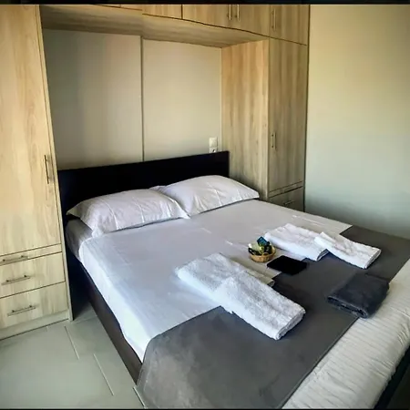 Exotic Luxury ניקיאנה