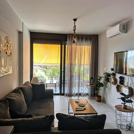 Exotic Luxury Nikiana