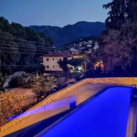 Exotic Luxury Nikiana